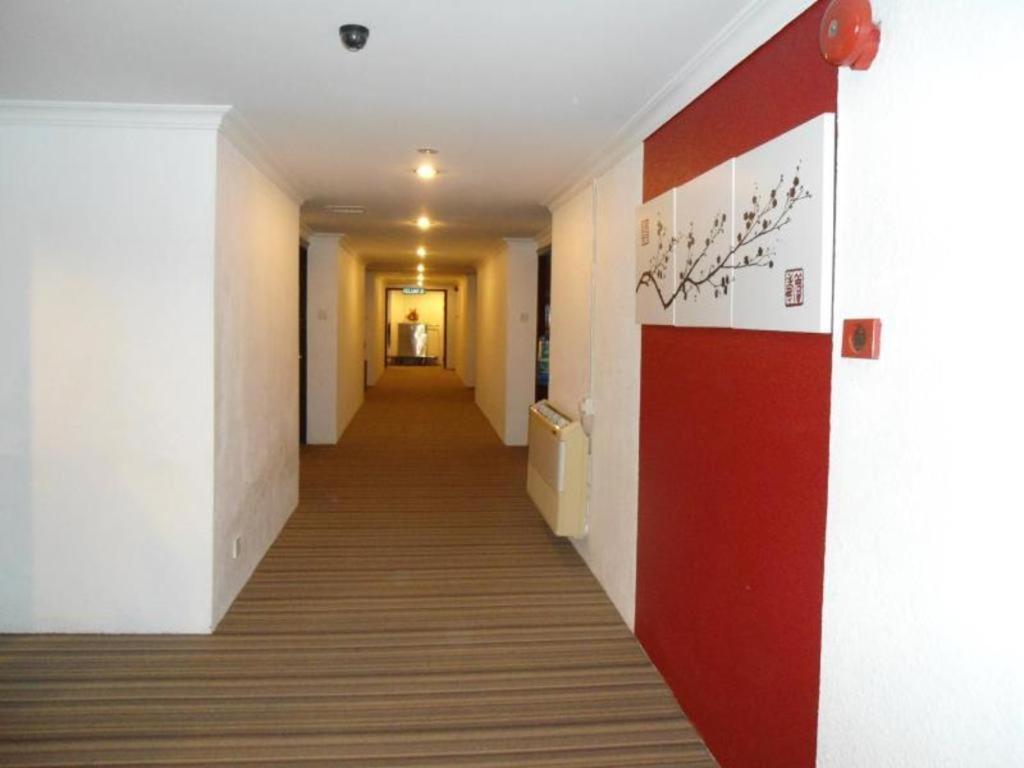 Regent Hotel Бинтулу Екстериор снимка