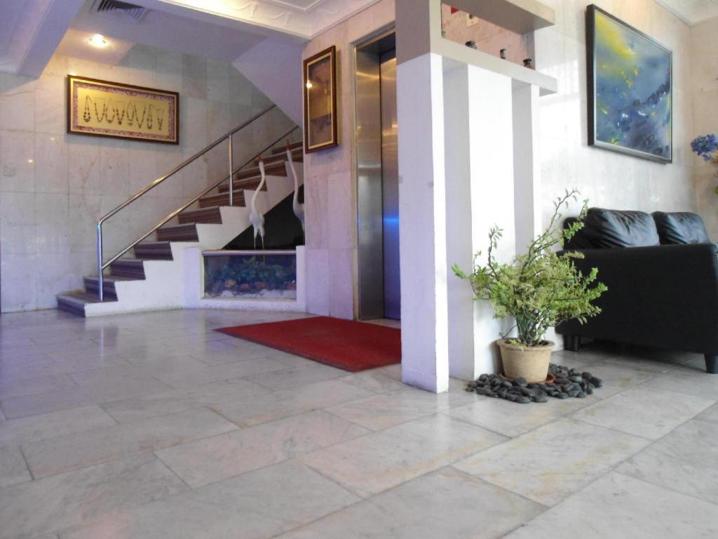 Regent Hotel Бинтулу Екстериор снимка