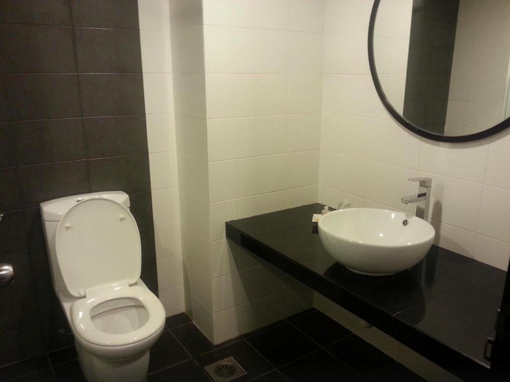 Regent Hotel Бинтулу Екстериор снимка