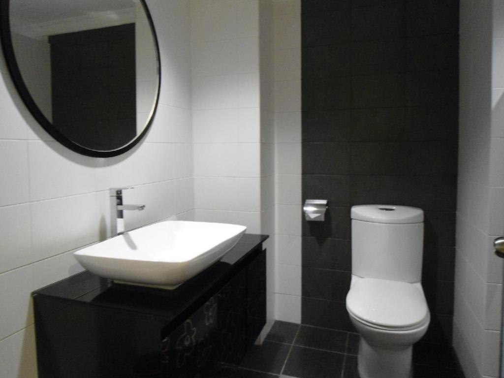Regent Hotel Бинтулу Екстериор снимка