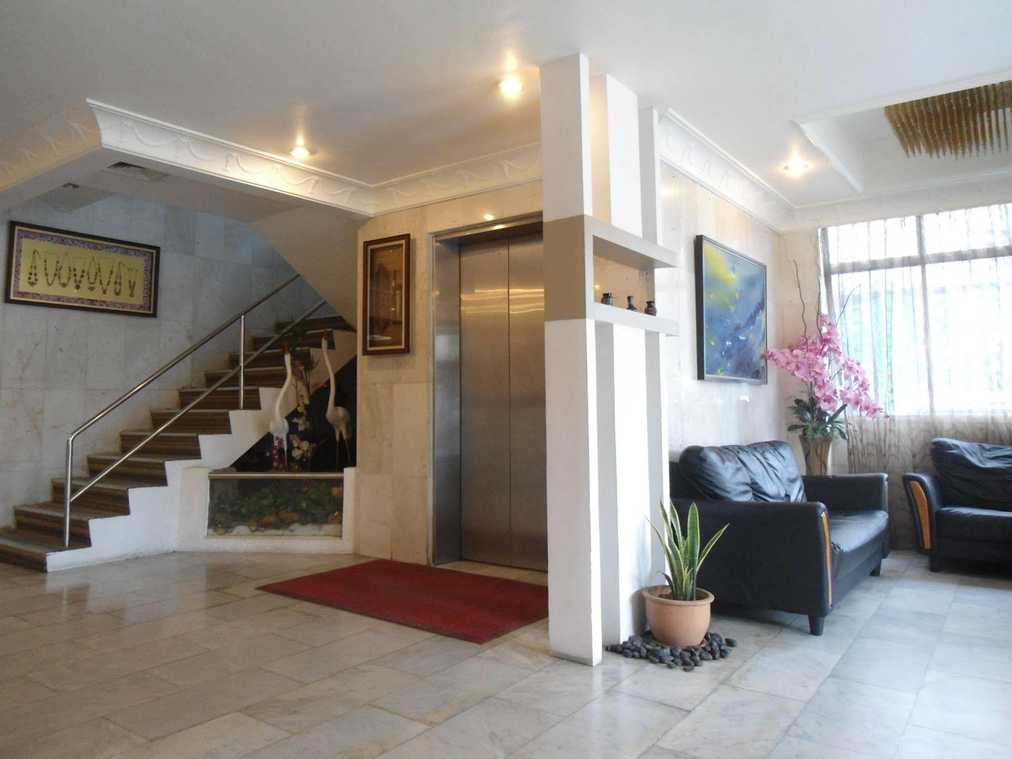 Regent Hotel Бинтулу Екстериор снимка