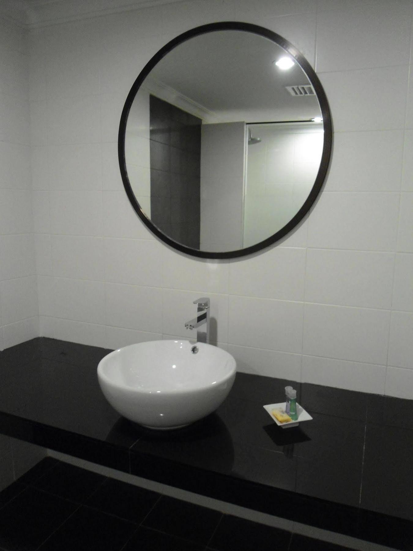 Regent Hotel Бинтулу Екстериор снимка